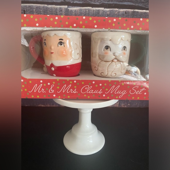 Johanna Parker Mrs. & Mr. Claus Mug Set - Picture 2 of 4